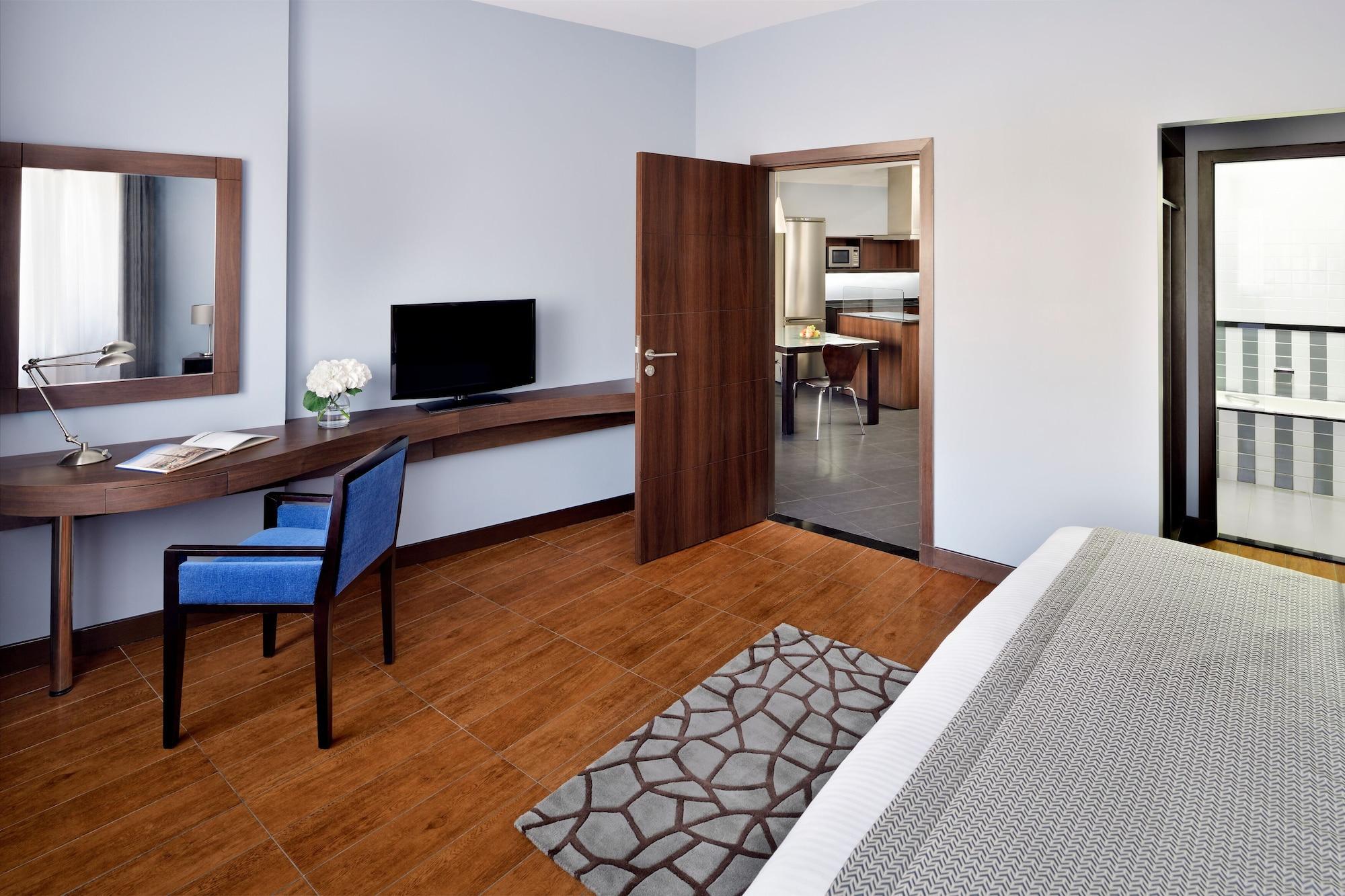 Moevenpick Hotel Apartments Al Mamzar Dubai Luaran gambar A typical bedroom at the residence halls