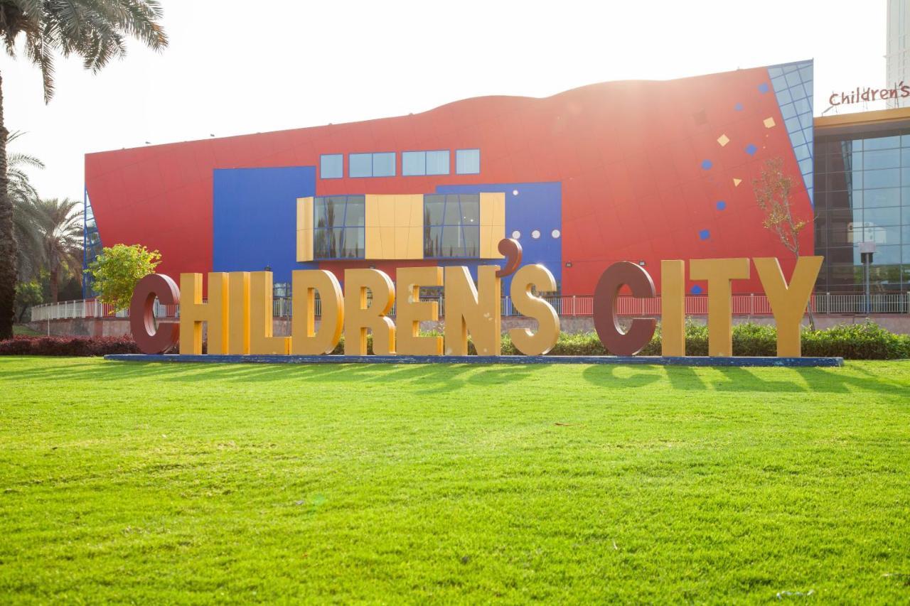 Moevenpick Hotel Apartments Al Mamzar Dubai Luaran gambar Children's City