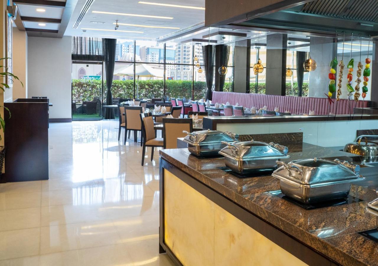 Moevenpick Hotel Apartments Al Mamzar Dubai Luaran gambar The restaurant